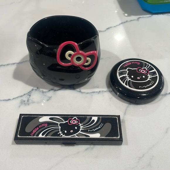 MAC Hello Kitty Makeup lot - Picture 1 of 7